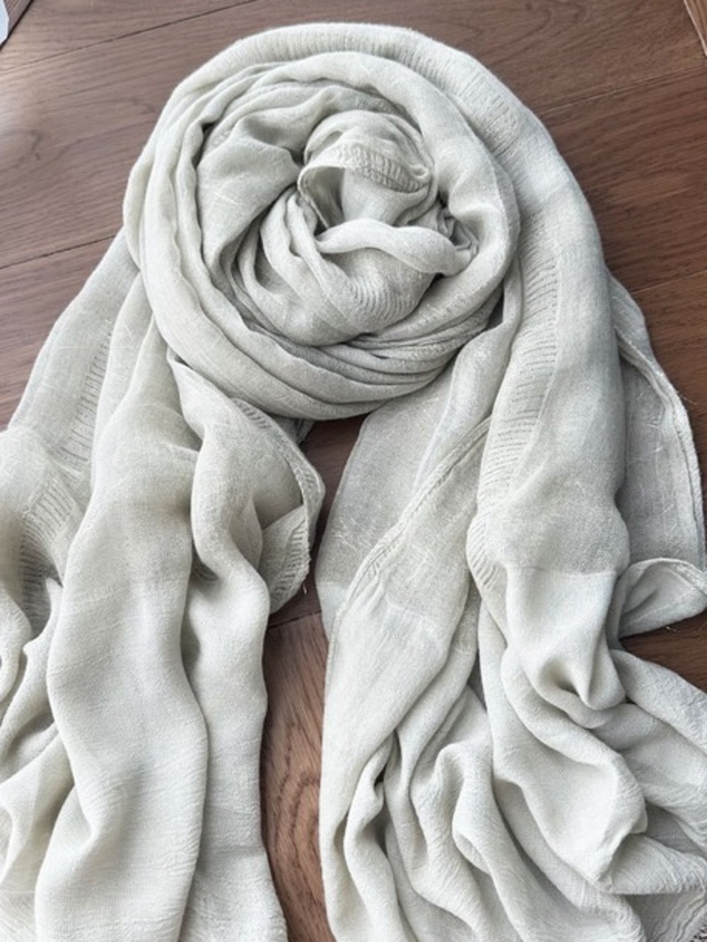 ❤️‍🔥5/$25❤️‍🔥Minimalist Grey & Silver Shimmer  Polka Dot Tassel Scarf